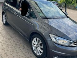 Grau Gebraucht 2020 VW Touran Highline Van / Kleinbus | 25.999 € (Guter Preis)