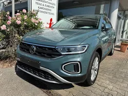 Blau Gebraucht 2024 VW T-Roc Life SUV | 27.850 € (Superpreis)