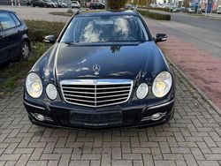 Schwarz Gebraucht 2006 Mercedes E200 Avantgarde Limousine | 5.000 € (Fairer Preis)