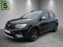 Schwarz Gebraucht 2017 Dacia Sandero Celebration Kleinwagen | 8.890 € (Fairer Preis)