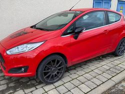Rot Gebraucht 2013 Ford Fiesta Kleinwagen | 1.950 €