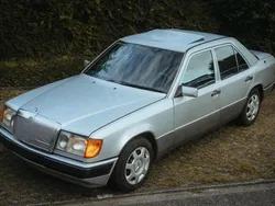 Silber Gebraucht 1992 Mercedes E230 Limousine | 4.200 €