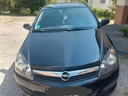 Schwarz Gebraucht 2009 Opel Astra GTC Selection Limousine | 2.700 € (Superpreis)