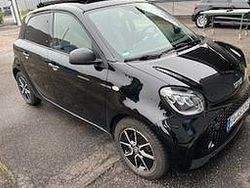 Schwarz Gebraucht 2021 Smart ForFour Electric Drive Passion Kleinwagen | 11.000 € (Fairer Preis)