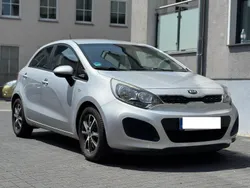 Silber Gebraucht 2014 Kia Rio 2 Limousine | 5.800 € (Fairer Preis)
