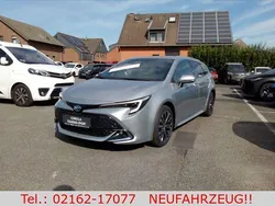 Grau Neu 2024 Toyota Corolla Team Kombi | 36.980 € (Teuer)