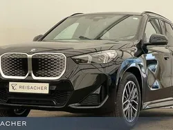 Saphirschwarz Gebraucht 2025 BMW iX1 M Sport SUV | 54.495 € (Teuer)