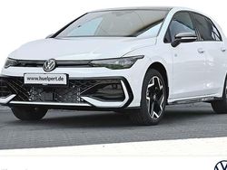 Pure white schwarz Gebraucht 2025 VW Golf VIII R-line Limousine | 37.440 € (Teuer)