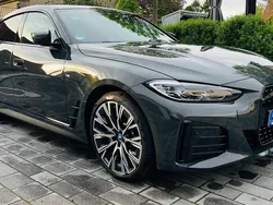 Grau Gebraucht 2023 BMW i4 M Sport Limousine | 43.900 € (Fairer Preis)