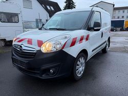 Weiß Gebraucht 2016 Opel Combo Van / Kleinbus | 7.790 € (Fairer Preis)