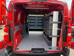 Rot Gebraucht 2020 Opel Vivaro Edition Van | 19.999 € (Fairer Preis)
