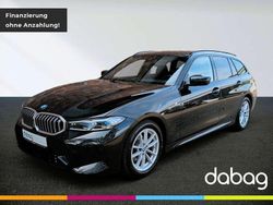 Black sapphire metallic Gebraucht 2024 BMW 320 M Sport Kombi | 37.290 € (Guter Preis)