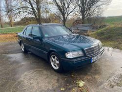 Grün Gebraucht 1996 Mercedes C230 Limousine | 1.500 €