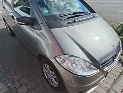 Grau Gebraucht 2008 Mercedes A180 Elegance Van / Kleinbus | 5.000 € (Teuer)
