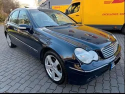 Blau Gebraucht 2002 Mercedes C320 Limousine | 6.400 € (Teuer)