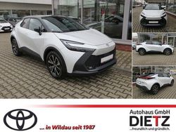 Platinum white pearl mc (089)/ Neu 2025 Toyota C-HR Team SUV | 36.990 € (Guter Preis)