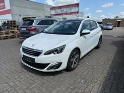 Weiß Gebraucht 2016 Peugeot 308 Allure Limousine | 5.999 € (Fairer Preis)