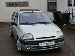 Grau Gebraucht 1999 Renault Clio II Limousine | 750 € (Guter Preis)