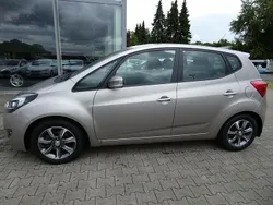 Weiß Gebraucht 2016 Hyundai ix20 Trend Van / Kleinbus | 8.300 € (Guter Preis)