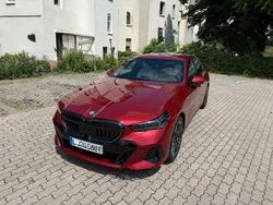 Rot Gebraucht 2024 BMW 520 Shadowline Limousine | 50.000 € (Guter Preis)