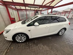 Weiß Gebraucht 2012 Opel Astra Sport Kombi | 3.650 € (Guter Preis)