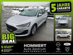 Polarsilber (metallic) Gebraucht 2023 Ford Focus Titanium Limousine | 17.890 € (Guter Preis)