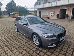 Grau Gebraucht 2016 BMW 530 M Sport Kombi | 12.955 € (Superpreis)