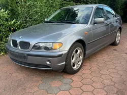 Grau Gebraucht 2004 BMW 318 Limousine | 1.990 € (Superpreis)