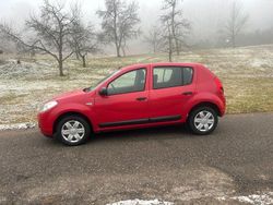 Rot Gebraucht 2009 Dacia Sandero Limousine | 1.494 € (Guter Preis)
