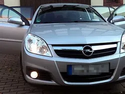 Silber Gebraucht 2006 Opel Signum Kombi | 7.999 €