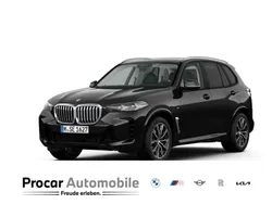 Schwarz (black sapphire metallic) Gebraucht 2023 BMW X5 M Sport SUV | 88.340 €