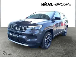 Grau Neu 2025 Jeep Compass Altitude SUV | 34.690 € (Fairer Preis)