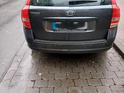 Grau Gebraucht 2011 Kia Ceed Kombi | 3.000 €