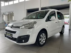 Weiß Gebraucht 2016 Citroën Berlingo SELECTION Van / Kleinbus | 11.490 € (Teuer)