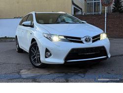 Weiß Gebraucht 2014 Toyota Auris Touring Sports Kombi | 11.990 € (Etwas zu teuer)