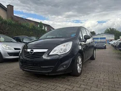 Schwarz Gebraucht 2012 Opel Meriva Van / Kleinbus | 5.890 € (Fairer Preis)