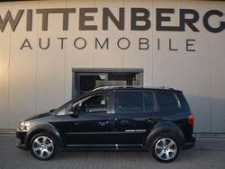 Schwarz Gebraucht 2011 VW Touran Van / Kleinbus | 13.999 €