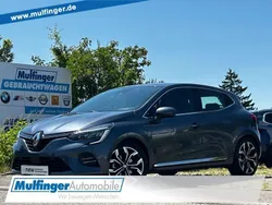 Titanium grau (metallic) Gebraucht 2022 Renault Clio V Intens Limousine | 18.490 € (Fairer Preis)