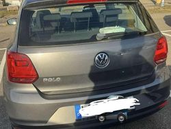 Grau Gebraucht 2015 VW Polo Kleinwagen | 5.700 € (Guter Preis)