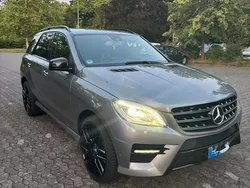Grau Gebraucht 2013 Mercedes ML250 AMG SUV | 18.000 € (Fairer Preis)