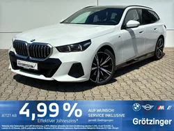 Weiss Gebraucht 2024 BMW 520 M Sport Kombi | 51.440 € (Superpreis)