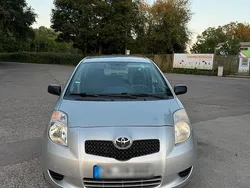 Grau Gebraucht 2007 Toyota Yaris Kleinwagen | 3.200 € (Fairer Preis)