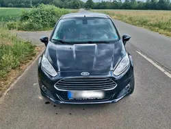 Schwarz Gebraucht 2017 Ford Fiesta Kleinwagen | 10.000 €