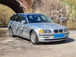 Silber Gebraucht 2001 BMW 320 Kombi | 6.890 €