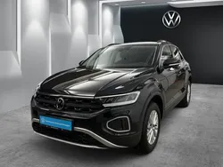 Deep black perleffekt Gebraucht 2024 VW T-Roc Life SUV | 30.480 € (Guter Preis)