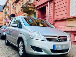 Silber Gebraucht 2009 Opel Zafira Edition Van / Kleinbus | 5.300 € (Teuer)
