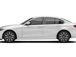 Weiß Gebraucht 2025 BMW 330e Efficient Dynamics Limousine | 53.970 € (Guter Preis)
