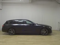 Schwarz Gebraucht 2019 Mercedes E300 AMG line Kombi | 24.680 € (Guter Preis)