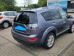 Grau Gebraucht 2009 Mitsubishi Outlander SUV | 7.500 € (Etwas zu teuer)