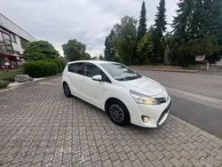 Weiß Gebraucht 2014 Toyota Verso Executive Van / Kleinbus | 4.999 €